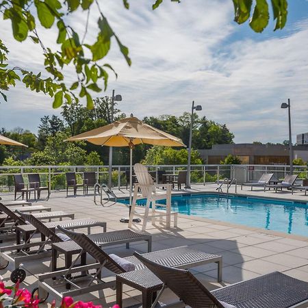 Hotel Courtyard By Marriott Bethesda Chevy Chase Exterior foto