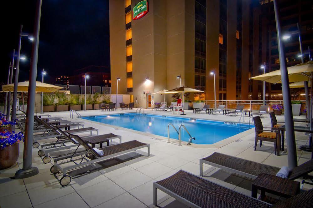 Courtyard By Marriott Bethesda Chevy Chase Hotel Exterior foto