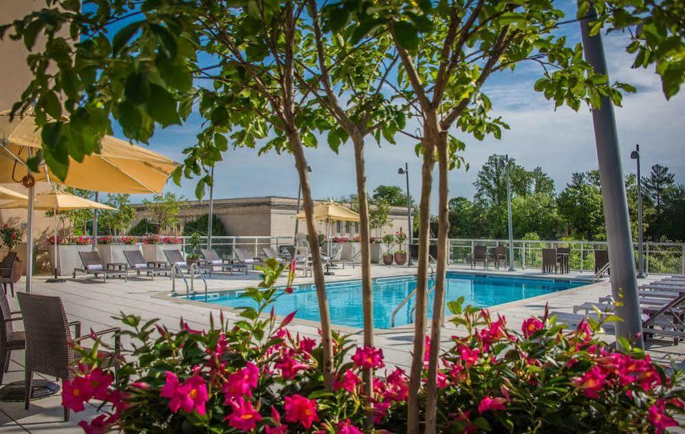 Hotel Courtyard By Marriott Bethesda Chevy Chase Exterior foto